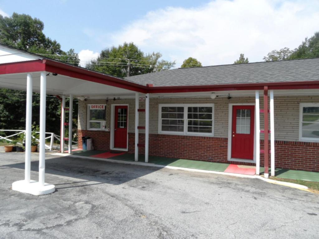 Skyland Motel 科尼利亚 外观 照片